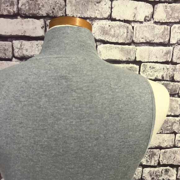 Chico's Gray Sleeveless Mock Neck Pullover Sweater Size M - Picture 6 of 8